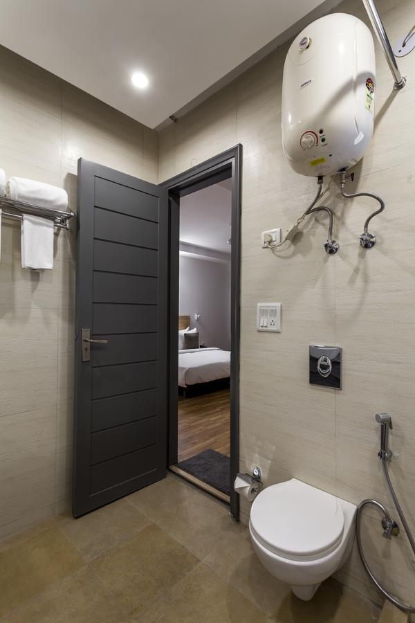 Oyo Townhouse 010 La Paradise Nuova Delhi Esterno foto